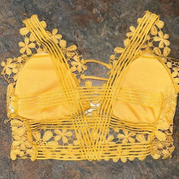 Crochet Yellow Flower Bralette Small Removable Pads - Picture 4 of 7